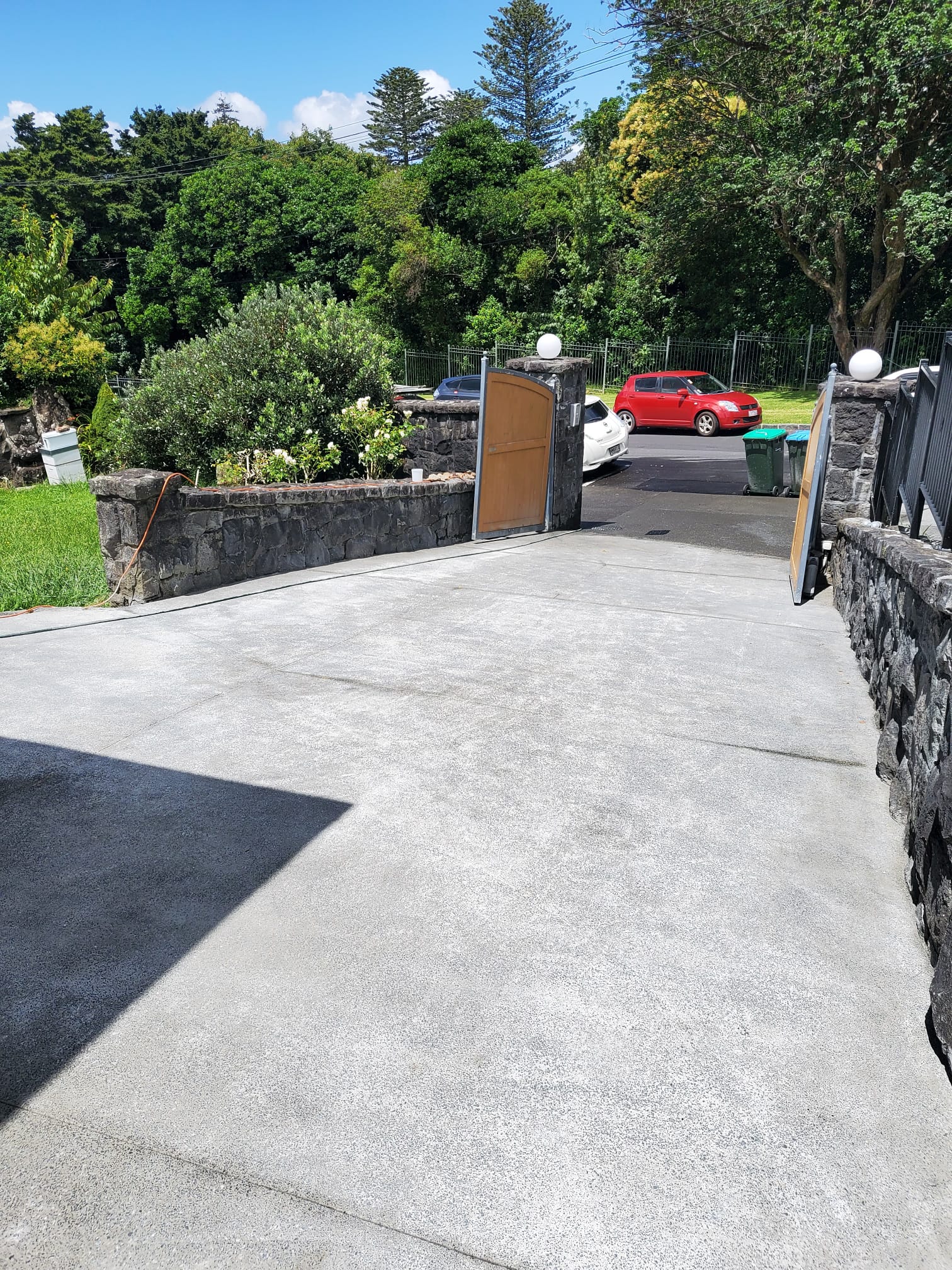 Plain concrete driveway Auckland North Shore